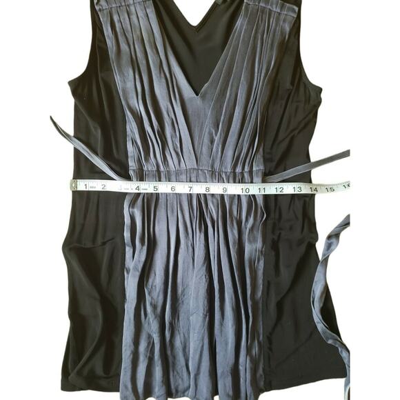BCBG Maxazria Silk Sleeveless Vneck Pleated Belted Blouse Top Sz S - Picture 4 of 8